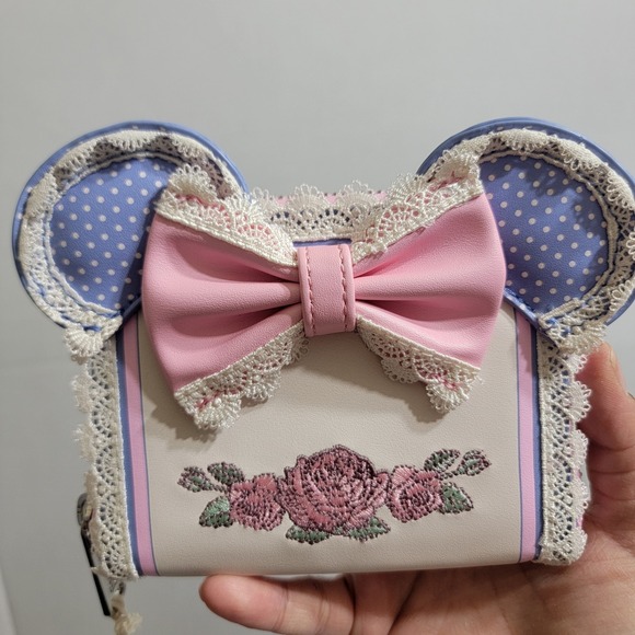 NEW! LOUNGEFLY DISNEY MINNIE MOUSE FLORAL LACE CROSSBODY BAG & MATCHING … - Picture 6 of 11